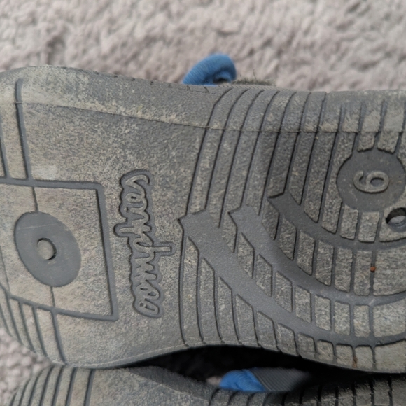 Oomphies Kids Gray and Blue Sandals - Picture 6 of 8